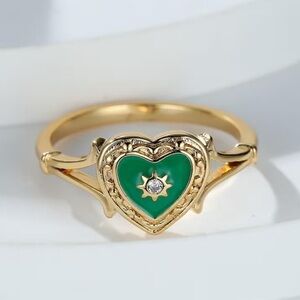 NEW Gold and Green Heart Vintage Ring with Sun Detail Bohemian Retro Size 7